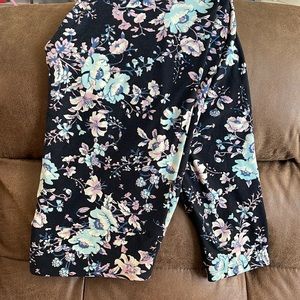 LuLaRoe Tall & Curvy Leggings